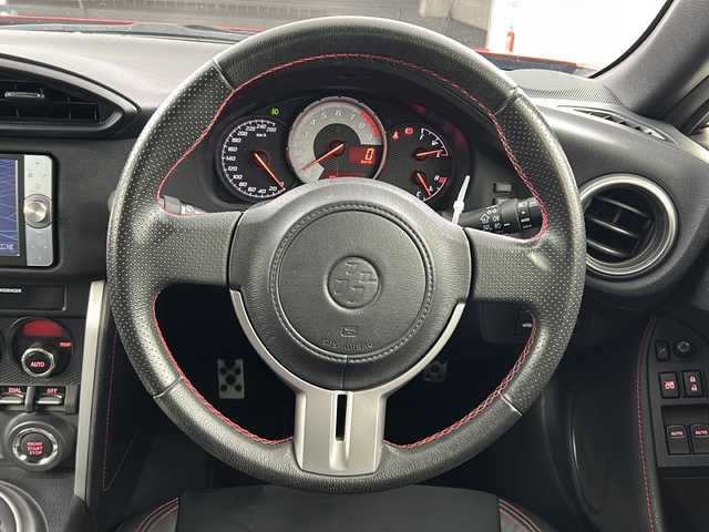 トヨタ ８６ GT リミテッド 愛知県 2012(平24)年 5.9万km レッドマイカM/グレーM 禁煙車/6速MT/純正7インチナビ/（AM/FM/CD/DVD/Bluetooth/フルセグTV）/バックカメラ/シートヒーター/ETC/スマートキー/プッシュスタート/純正フロアマット/純正アルミホイール/横滑り防止装置