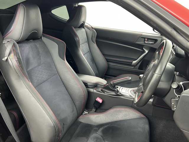 トヨタ ８６ GT リミテッド 愛知県 2012(平24)年 5.9万km レッドマイカM/グレーM 禁煙車/6速MT/純正7インチナビ/（AM/FM/CD/DVD/Bluetooth/フルセグTV）/バックカメラ/シートヒーター/ETC/スマートキー/プッシュスタート/純正フロアマット/純正アルミホイール/横滑り防止装置
