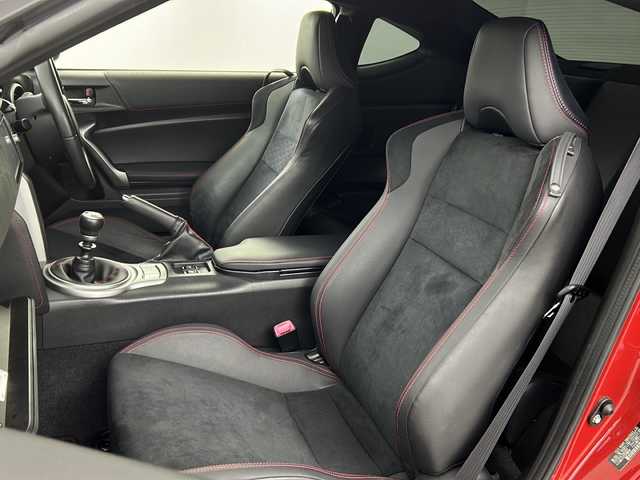 トヨタ ８６ GT リミテッド 愛知県 2012(平24)年 5.9万km レッドマイカM/グレーM 禁煙車/6速MT/純正7インチナビ/（AM/FM/CD/DVD/Bluetooth/フルセグTV）/バックカメラ/シートヒーター/ETC/スマートキー/プッシュスタート/純正フロアマット/純正アルミホイール/横滑り防止装置