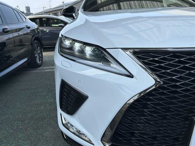 レクサス ＲＸ 450h Fスポーツ 宮城県 2020(令2)年 7.6万km ホワイトノーヴァガラスフレーク ワンオーナー/純正メーカーオプションナビ/フルセグTV/FM・AM/Bluetooth/AUX/CD・DVD/SD/サンルーフ/車外カメラ左側面/ヘッドアップディスプレイ/パワーシートDN席/全席シートヒーター/シートクーラーDN席/シートメモリー/ステアリングヒーター/パドルシフト/電動パーキングブレーキ/ブレーキホールド/電動リヤゲート/後席サンシェード/純正フロアマット/純正エンジンスターター/純正カードキー/ビルトインETC2.0/レーダークルーズコントロール/ブラインドスポットモニター/プリクラッシュセーフティ/レーントレーシングアシスト/横滑り防止