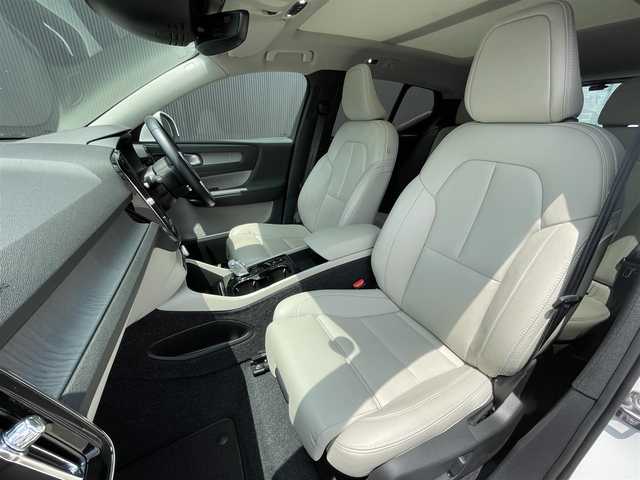 ボルボ ＸＣ４０ リチャージPHV T5 インスクリプション 長野県 2020(令2)年 3.5万km 白 純ナビ/革シート /BSM /ACC /AFS /純正19AW /全周囲カメラ /自動駐車 /自動発車 /サンルーフ/LEDヘッドライト /Pシート/シートヒーター(D/N)/スピーカー(harman/kardon)