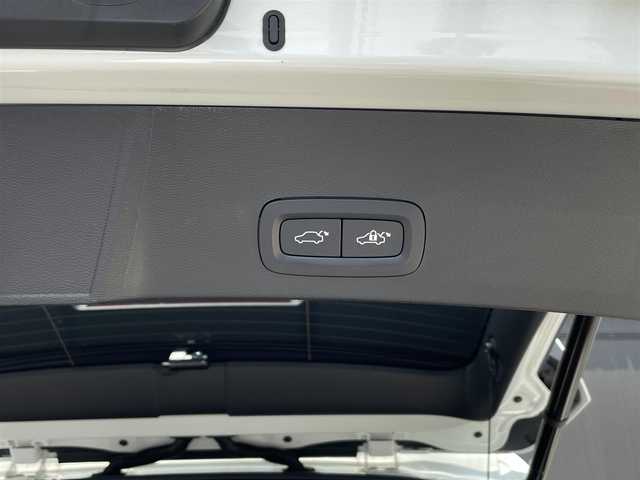ボルボ ＸＣ４０ リチャージPHV T5 インスクリプション 長野県 2020(令2)年 3.5万km 白 純ナビ/革シート /BSM /ACC /AFS /純正19AW /全周囲カメラ /自動駐車 /自動発車 /サンルーフ/LEDヘッドライト /Pシート/シートヒーター(D/N)/スピーカー(harman/kardon)