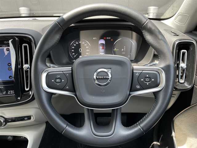 ボルボ ＸＣ４０ リチャージPHV T5 インスクリプション 長野県 2020(令2)年 3.5万km 白 純ナビ/革シート /BSM /ACC /AFS /純正19AW /全周囲カメラ /自動駐車 /自動発車 /サンルーフ/LEDヘッドライト /Pシート/シートヒーター(D/N)/スピーカー(harman/kardon)