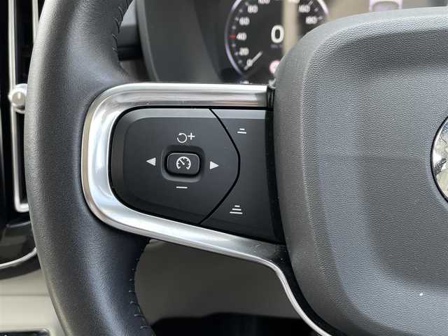 ボルボ ＸＣ４０ リチャージPHV T5 インスクリプション 長野県 2020(令2)年 3.5万km 白 純ナビ/革シート /BSM /ACC /AFS /純正19AW /全周囲カメラ /自動駐車 /自動発車 /サンルーフ/LEDヘッドライト /Pシート/シートヒーター(D/N)/スピーカー(harman/kardon)