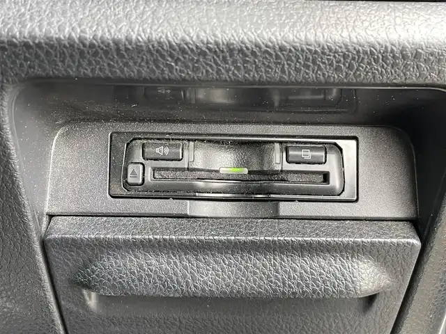 トヨタ ノア Si ダブルバイビーⅢ 新潟県 2021(令3)年 6.8万km ホワイトパールクリスタルシャイン 4WD/社外11インチメモリナビ(EX11NX)/CD/DVD/BT/フルセグテレビ/バックカメラ/ETC/フリップダウンモニター/衝突被害軽減ブレーキ/レーンキープアシスト/クルーズコントロール/両側パワースライドドア/半革シート/ステアリングスイッチ/スマートキー/プッシュスタート/LEDヘッドライト/オートライト/フォグランプ/社外18インチアルミホイール/純正16インチAW冬タイヤ車載