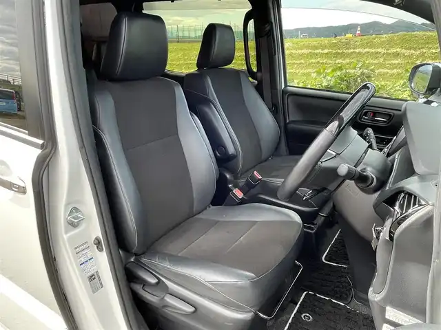 トヨタ ノア Si ダブルバイビーⅢ 新潟県 2021(令3)年 6.8万km ホワイトパールクリスタルシャイン 4WD/社外11インチメモリナビ(EX11NX)/CD/DVD/BT/フルセグテレビ/バックカメラ/ETC/フリップダウンモニター/衝突被害軽減ブレーキ/レーンキープアシスト/クルーズコントロール/両側パワースライドドア/半革シート/ステアリングスイッチ/スマートキー/プッシュスタート/LEDヘッドライト/オートライト/フォグランプ/社外18インチアルミホイール/純正16インチAW冬タイヤ車載