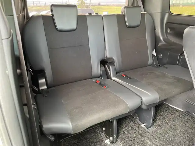 トヨタ ノア Si ダブルバイビーⅢ 新潟県 2021(令3)年 6.8万km ホワイトパールクリスタルシャイン 4WD/社外11インチメモリナビ(EX11NX)/CD/DVD/BT/フルセグテレビ/バックカメラ/ETC/フリップダウンモニター/衝突被害軽減ブレーキ/レーンキープアシスト/クルーズコントロール/両側パワースライドドア/半革シート/ステアリングスイッチ/スマートキー/プッシュスタート/LEDヘッドライト/オートライト/フォグランプ/社外18インチアルミホイール/純正16インチAW冬タイヤ車載