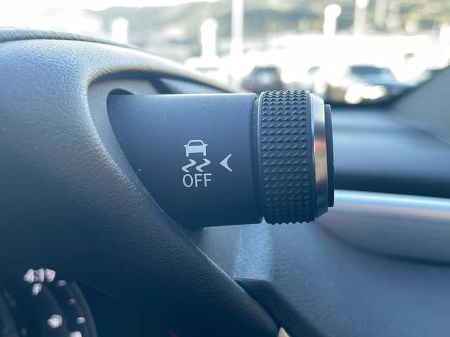 レクサス ＥＳ 300h Fスポーツ 広島県 2020(令2)年 10.4万km ホワイトノーヴァガラスフレーク 禁煙/黒革シート/レクサスセーフティ/・プリクラッシュセーフティ/・レーンディパーチャーアラート/・レーントレーシングアシスト/・オートマチックハイビーム/・先行車発進告知/・ロードサインアシスト/BSM/クリアランスソナー/ヘッドアップディスプレイ/サンルーフ/純正ナビ/・フルセグ/CD/DVD/Blu-ray/BT/・USB/AUX/SD/サウンドトラック/AppleCarPlay/バックカメラ/革巻きステアリング/ステアリングスイッチ/ステアリングヒーター/オートライト/シートヒーター／ベンチレーション/純正ドライブレコーダー（DRT-H68A）/ＥＴＣ２．０/３眼ＬＥＤヘッドライト/シーケンシャルターンランプ/パワーシート/シートメモリー/純正フロアマット/ナンバーフレーム/カードキー/純正19インチアルミホイール