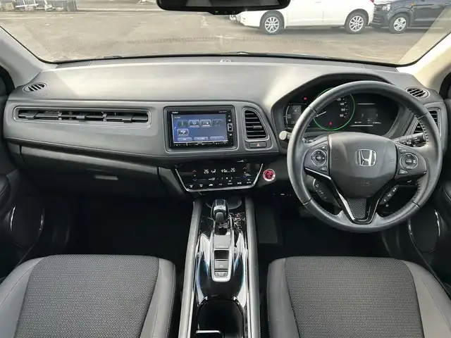 ホンダ ヴェゼル ハイブリッド X ホンダセンシング 宮城県 2019(令1)年 1.9万km オーロラアメジストメタリック ホンダセンシング/●衝突軽減ブレーキ〈CMBS〉/●誤発進抑制機能/●歩行者事故低減ステアリング/●路外逸脱抑制機能/●ACC〈アダプティブ・クルーズ・コントロール〉/●LKAS〈車線維持支援システム〉/●先行車発進お知らせ機能/●標識認識機能/純正ナビ（VXM-194VFi）/・CD/DVD/・Bluetooth/・フルセグTV/・USB/HDMI/バックカメラ/ビルトインETC/ドライブレコーダー/革巻きステアリング/パドルシフト/ステアリングスイッチ/電動パーキングブレーキ/ブレーキホールド/LEDヘッドランプ/フォグランプ/オートライト/スマートキー＆プッシュスタート/スペアキー/純正エンジンスターター/電動格納ミラー/純正16インチアルミホイール/純正フロアマット/ドアバイザー/W/サイド/カーテンエアバッグ