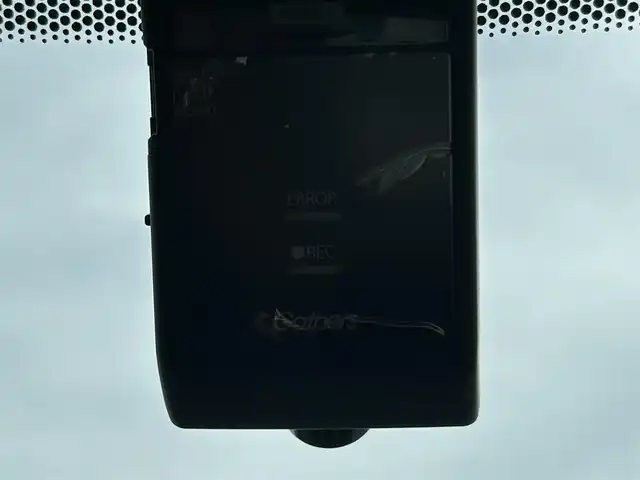 ホンダ ヴェゼル ハイブリッド X ホンダセンシング 宮城県 2019(令1)年 1.9万km オーロラアメジストメタリック ホンダセンシング/●衝突軽減ブレーキ〈CMBS〉/●誤発進抑制機能/●歩行者事故低減ステアリング/●路外逸脱抑制機能/●ACC〈アダプティブ・クルーズ・コントロール〉/●LKAS〈車線維持支援システム〉/●先行車発進お知らせ機能/●標識認識機能/純正ナビ（VXM-194VFi）/・CD/DVD/・Bluetooth/・フルセグTV/・USB/HDMI/バックカメラ/ビルトインETC/ドライブレコーダー/革巻きステアリング/パドルシフト/ステアリングスイッチ/電動パーキングブレーキ/ブレーキホールド/LEDヘッドランプ/フォグランプ/オートライト/スマートキー＆プッシュスタート/スペアキー/純正エンジンスターター/電動格納ミラー/純正16インチアルミホイール/純正フロアマット/ドアバイザー/W/サイド/カーテンエアバッグ