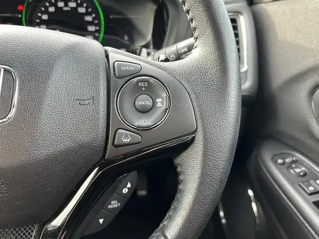 ホンダ ヴェゼル ハイブリッド X ホンダセンシング 宮城県 2019(令1)年 1.9万km オーロラアメジストメタリック ホンダセンシング/●衝突軽減ブレーキ〈CMBS〉/●誤発進抑制機能/●歩行者事故低減ステアリング/●路外逸脱抑制機能/●ACC〈アダプティブ・クルーズ・コントロール〉/●LKAS〈車線維持支援システム〉/●先行車発進お知らせ機能/●標識認識機能/純正ナビ（VXM-194VFi）/・CD/DVD/・Bluetooth/・フルセグTV/・USB/HDMI/バックカメラ/ビルトインETC/ドライブレコーダー/革巻きステアリング/パドルシフト/ステアリングスイッチ/電動パーキングブレーキ/ブレーキホールド/LEDヘッドランプ/フォグランプ/オートライト/スマートキー＆プッシュスタート/スペアキー/純正エンジンスターター/電動格納ミラー/純正16インチアルミホイール/純正フロアマット/ドアバイザー/W/サイド/カーテンエアバッグ