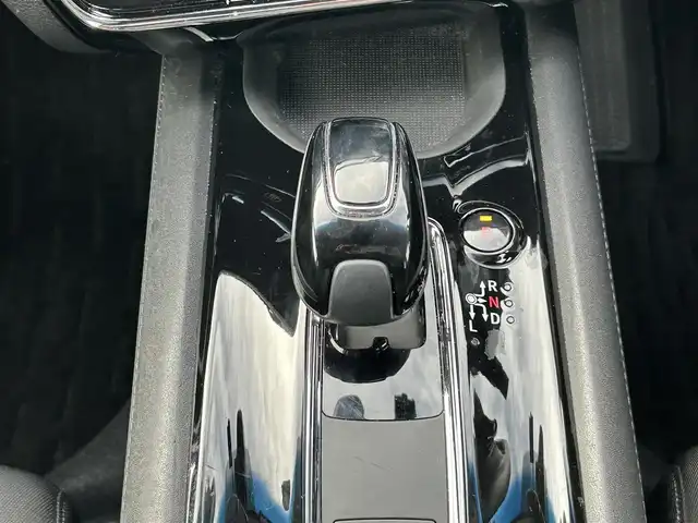 ホンダ ヴェゼル ハイブリッド X ホンダセンシング 宮城県 2019(令1)年 1.9万km オーロラアメジストメタリック ホンダセンシング/●衝突軽減ブレーキ〈CMBS〉/●誤発進抑制機能/●歩行者事故低減ステアリング/●路外逸脱抑制機能/●ACC〈アダプティブ・クルーズ・コントロール〉/●LKAS〈車線維持支援システム〉/●先行車発進お知らせ機能/●標識認識機能/純正ナビ（VXM-194VFi）/・CD/DVD/・Bluetooth/・フルセグTV/・USB/HDMI/バックカメラ/ビルトインETC/ドライブレコーダー/革巻きステアリング/パドルシフト/ステアリングスイッチ/電動パーキングブレーキ/ブレーキホールド/LEDヘッドランプ/フォグランプ/オートライト/スマートキー＆プッシュスタート/スペアキー/純正エンジンスターター/電動格納ミラー/純正16インチアルミホイール/純正フロアマット/ドアバイザー/W/サイド/カーテンエアバッグ