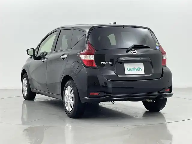 日産 ノート X 熊本県 2019(令1)年 2.5万km 黒 純正ナビMJ119D-W（ＣＤ・ＤＶＤ・フルセグ・ＢＴ）/バックカメラ　/ＥＴＣ　/前後クリアランスソナー　/エマージェンシーブレーキ　/レーンキープアシスト　/横滑り防止　/アイドリングストップ　/社外フロアマット　/電動格納ミラー/オートライト/スマートキー/プッシュスタート/スペアキー1本