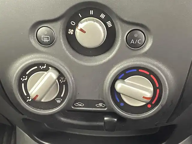 日産 ノート X 熊本県 2019(令1)年 2.5万km 黒 純正ナビMJ119D-W（ＣＤ・ＤＶＤ・フルセグ・ＢＴ）/バックカメラ　/ＥＴＣ　/前後クリアランスソナー　/エマージェンシーブレーキ　/レーンキープアシスト　/横滑り防止　/アイドリングストップ　/社外フロアマット　/電動格納ミラー/オートライト/スマートキー/プッシュスタート/スペアキー1本