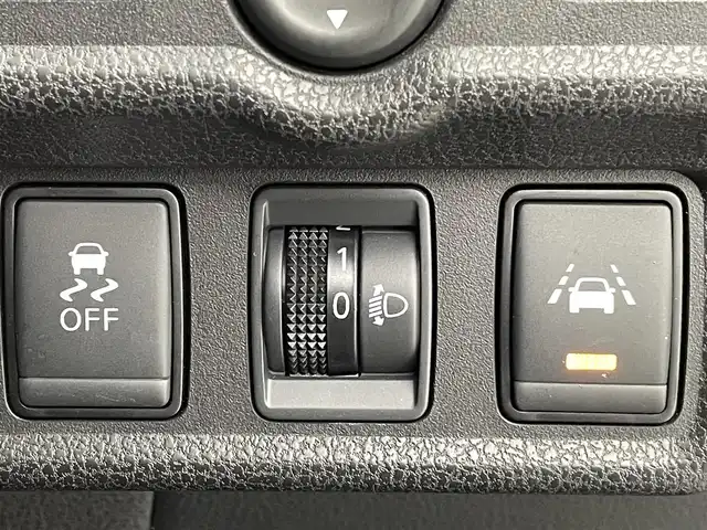 日産 ノート X 熊本県 2019(令1)年 2.5万km 黒 純正ナビMJ119D-W（ＣＤ・ＤＶＤ・フルセグ・ＢＴ）/バックカメラ　/ＥＴＣ　/前後クリアランスソナー　/エマージェンシーブレーキ　/レーンキープアシスト　/横滑り防止　/アイドリングストップ　/社外フロアマット　/電動格納ミラー/オートライト/スマートキー/プッシュスタート/スペアキー1本