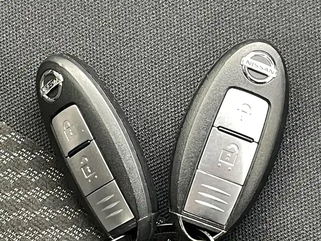 日産 ノート X 熊本県 2019(令1)年 2.5万km 黒 純正ナビMJ119D-W（ＣＤ・ＤＶＤ・フルセグ・ＢＴ）/バックカメラ　/ＥＴＣ　/前後クリアランスソナー　/エマージェンシーブレーキ　/レーンキープアシスト　/横滑り防止　/アイドリングストップ　/社外フロアマット　/電動格納ミラー/オートライト/スマートキー/プッシュスタート/スペアキー1本