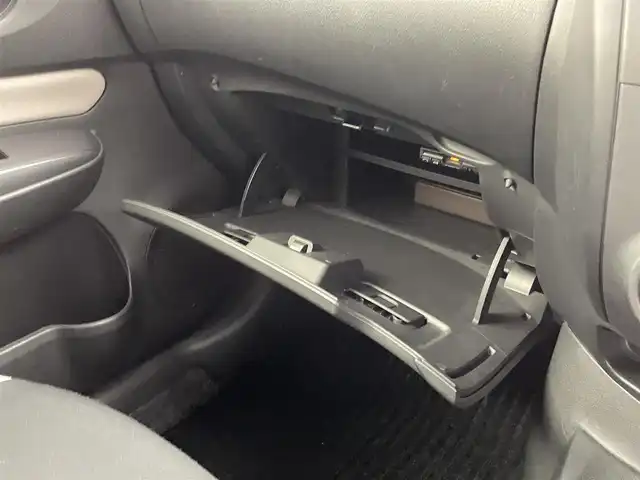 日産 ノート X 熊本県 2019(令1)年 2.5万km 黒 純正ナビMJ119D-W（ＣＤ・ＤＶＤ・フルセグ・ＢＴ）/バックカメラ　/ＥＴＣ　/前後クリアランスソナー　/エマージェンシーブレーキ　/レーンキープアシスト　/横滑り防止　/アイドリングストップ　/社外フロアマット　/電動格納ミラー/オートライト/スマートキー/プッシュスタート/スペアキー1本