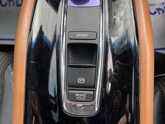 ホンダ ヴェゼル ハイブリッド 宮城県 2014(平26)年 9.7万km ルーセブラックM (株)IDOMが運営する【じしゃロン仙台店】の自社ローン専用車両になりますこちらは現金またはオートローンご利用時の価格です。自社ローンご希望の方は別途その旨お申付け下さい/carozzeriaナビ/フルセグ（走行中視聴可能）/Bluetooth/ドラレコ/ETC/LEDヘッドライト/ハーフレザー/フロアマット→無限