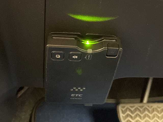 トヨタ アクア G 愛知県 2012(平24)年 6.1万km ブラックマイカ モデリスタエアロ/ALPINE8型ナビ/バックカメラ/シートヒーター/LEDヘッドライト/オートライト/ETC/フルセグ/CD DVD/Bluetooth/ステアリングスイッチ/スマートキー/プッシュスタート