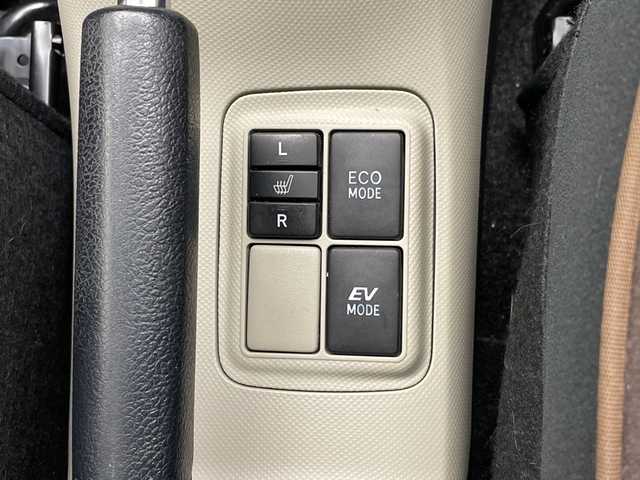 トヨタ アクア G 愛知県 2012(平24)年 6.1万km ブラックマイカ モデリスタエアロ/ALPINE8型ナビ/バックカメラ/シートヒーター/LEDヘッドライト/オートライト/ETC/フルセグ/CD DVD/Bluetooth/ステアリングスイッチ/スマートキー/プッシュスタート