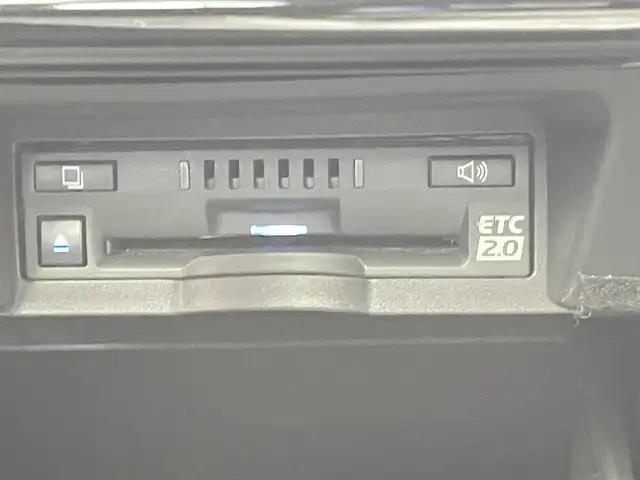 トヨタ クラウン ハイブリッド RS 千葉県 2019(令1)年 6.7万km ホワイトパールクリスタルシャイン 禁煙車/トヨタセーフティセンス/・レーダークルーズコントロール/・ブラインドスポットモニター/・ヘッドアップディスプレイ/・プリクラッシュセーフティ/・プリクラッシュセーフティブレーキ/・クリアランスソナー/・パーキングアシスト/純正メモリナビ/・CD/DVD/USB/Bluetooth/フルセグTV/・全方位カメラ/・ビルトインETC２.０/皮巻きステアリング/・ステアリングスイッチ/・ステアリングヒーター/DNパワーシート/・DNシートヒーター/・D席メモリ付き/MT付きAT/純正フロアマット/純正18インチAW/オートライト/・オートマチックハイビーム/・LEDヘッドライト/・LEDフォグランプ