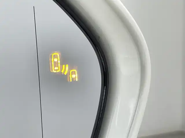 トヨタ クラウン ハイブリッド RS 千葉県 2019(令1)年 6.7万km ホワイトパールクリスタルシャイン 禁煙車/トヨタセーフティセンス/・レーダークルーズコントロール/・ブラインドスポットモニター/・ヘッドアップディスプレイ/・プリクラッシュセーフティ/・プリクラッシュセーフティブレーキ/・クリアランスソナー/・パーキングアシスト/純正メモリナビ/・CD/DVD/USB/Bluetooth/フルセグTV/・全方位カメラ/・ビルトインETC２.０/皮巻きステアリング/・ステアリングスイッチ/・ステアリングヒーター/DNパワーシート/・DNシートヒーター/・D席メモリ付き/MT付きAT/純正フロアマット/純正18インチAW/オートライト/・オートマチックハイビーム/・LEDヘッドライト/・LEDフォグランプ