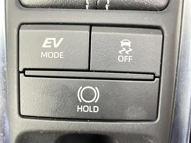 トヨタ クラウン ハイブリッド RS 千葉県 2019(令1)年 6.7万km ホワイトパールクリスタルシャイン 禁煙車/トヨタセーフティセンス/・レーダークルーズコントロール/・ブラインドスポットモニター/・ヘッドアップディスプレイ/・プリクラッシュセーフティ/・プリクラッシュセーフティブレーキ/・クリアランスソナー/・パーキングアシスト/純正メモリナビ/・CD/DVD/USB/Bluetooth/フルセグTV/・全方位カメラ/・ビルトインETC２.０/皮巻きステアリング/・ステアリングスイッチ/・ステアリングヒーター/DNパワーシート/・DNシートヒーター/・D席メモリ付き/MT付きAT/純正フロアマット/純正18インチAW/オートライト/・オートマチックハイビーム/・LEDヘッドライト/・LEDフォグランプ