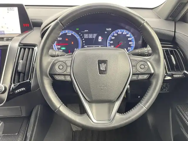 トヨタ クラウン ハイブリッド RS 千葉県 2019(令1)年 6.7万km ホワイトパールクリスタルシャイン 禁煙車/トヨタセーフティセンス/・レーダークルーズコントロール/・ブラインドスポットモニター/・ヘッドアップディスプレイ/・プリクラッシュセーフティ/・プリクラッシュセーフティブレーキ/・クリアランスソナー/・パーキングアシスト/純正メモリナビ/・CD/DVD/USB/Bluetooth/フルセグTV/・全方位カメラ/・ビルトインETC２.０/皮巻きステアリング/・ステアリングスイッチ/・ステアリングヒーター/DNパワーシート/・DNシートヒーター/・D席メモリ付き/MT付きAT/純正フロアマット/純正18インチAW/オートライト/・オートマチックハイビーム/・LEDヘッドライト/・LEDフォグランプ