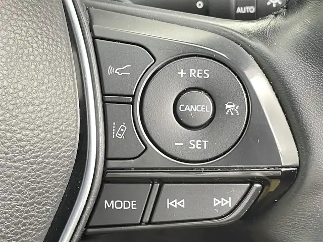 トヨタ クラウン ハイブリッド RS 千葉県 2019(令1)年 6.7万km ホワイトパールクリスタルシャイン 禁煙車/トヨタセーフティセンス/・レーダークルーズコントロール/・ブラインドスポットモニター/・ヘッドアップディスプレイ/・プリクラッシュセーフティ/・プリクラッシュセーフティブレーキ/・クリアランスソナー/・パーキングアシスト/純正メモリナビ/・CD/DVD/USB/Bluetooth/フルセグTV/・全方位カメラ/・ビルトインETC２.０/皮巻きステアリング/・ステアリングスイッチ/・ステアリングヒーター/DNパワーシート/・DNシートヒーター/・D席メモリ付き/MT付きAT/純正フロアマット/純正18インチAW/オートライト/・オートマチックハイビーム/・LEDヘッドライト/・LEDフォグランプ