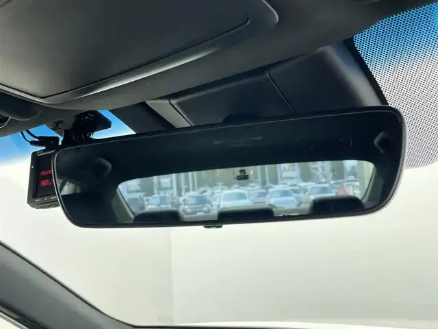 トヨタ クラウン ハイブリッド RS 千葉県 2019(令1)年 6.7万km ホワイトパールクリスタルシャイン 禁煙車/トヨタセーフティセンス/・レーダークルーズコントロール/・ブラインドスポットモニター/・ヘッドアップディスプレイ/・プリクラッシュセーフティ/・プリクラッシュセーフティブレーキ/・クリアランスソナー/・パーキングアシスト/純正メモリナビ/・CD/DVD/USB/Bluetooth/フルセグTV/・全方位カメラ/・ビルトインETC２.０/皮巻きステアリング/・ステアリングスイッチ/・ステアリングヒーター/DNパワーシート/・DNシートヒーター/・D席メモリ付き/MT付きAT/純正フロアマット/純正18インチAW/オートライト/・オートマチックハイビーム/・LEDヘッドライト/・LEDフォグランプ