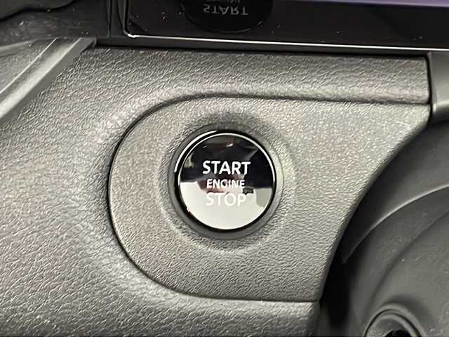 日産 セレナ X V 道央・札幌 2023(令5)年 1.1万km ブリリアントシルバー 4WD/両側パワースライドドア/プロパイロット/前後コーナーセンサー/純正SDナビ［MM222D-L］(フルセグテレビ走行中視聴不可)/純正ドアバイザー/社外前後ドライブレコーダー(ZDR-035)/ETC/純正アルミキャップ/電動格納ミラー/ウインカーミラー/オートホールドブレーキ/ハンズフリーオートスライドドア/パドルシフト/ステアリングスイッチ/ステアリングヒーター/2列目サンシェード/BSM/スペアキー1本
