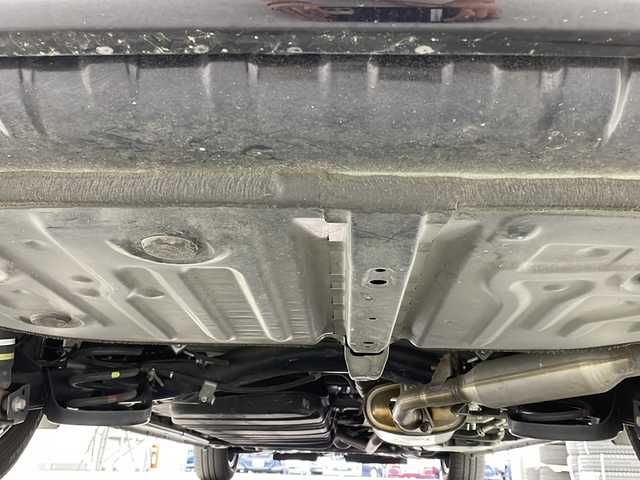 トヨタ エスクァイア ハイブリッド Gi プレミアムパッケージ ブラックテーラード 岐阜県 2019(令1)年 3.2万km スパークリングブラックパールクリスタルシャイン 純正10型ナビ/CD/DVD/Bluetooth/SD/USB/AM/FM/フルセグTV/プリクラッシュセーフティ/レーントレーシングアシスト/クリアランスソナー/先行車発信通知/パーキングサポートブレーキ/バックカメラ/ビルトインETC2.0/両側電動スライドドア/エンジンスターター/スマートキー/シートヒーター/ステアリングヒーター/クルーズコントロール/LEDヘッドライト/純正フロアマット/純正ドアバイザー