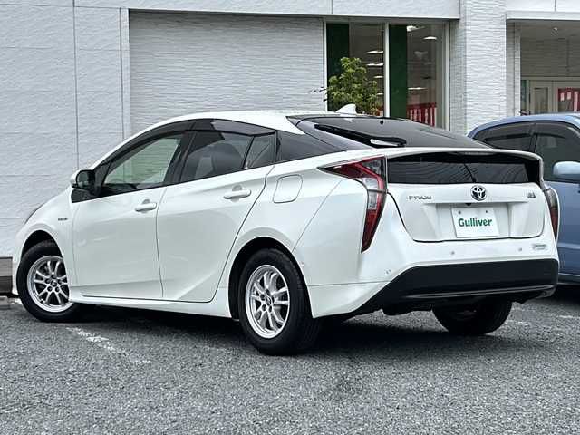 トヨタ プリウス Sセーフティプラス 千葉県 2018(平30)年 5.3万km ホワイトパールクリスタルシャイン 純正９インチナビＮＳＺＴ－Ｙ６６Ｔ　バックカメラ  クルコン　PCS AHB パーキングアシスト　コーナーセンサー　地デジ　ビルトインＥＴＣ　ＤＶＤ　ＣＤ　革巻ステアリング　オートライト　ＬＥＤライト/純正９インチナビ/Ｂカメ/レーダークルコン/パーキングアシスト/コーナーセンサー/地デジ/ビルトインＥＴＣ/ＤＶＤ/ＣＤ/革巻ステアリング/オートライト/ＬＥＤライト/純正フロアマット/純正ホイール