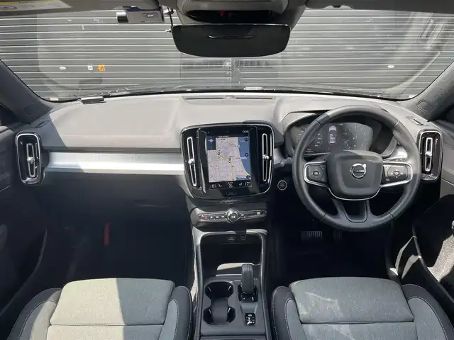 ボルボ ＸＣ４０ B4 AWD モメンタム 三重県 2021(令3)年 2.3万km オニキスブラックP ワンオーナー/360°ビューカメラ/HDDナビ/フルセグテレビ/パワーバックドア/パワーシート/シートヒーター/LEDヘッドライト/純正18インチアルミホイール/ルーフレール/アダクティブクルーズコントロール/Bluetooth/Apple CarPlay/Android Auto