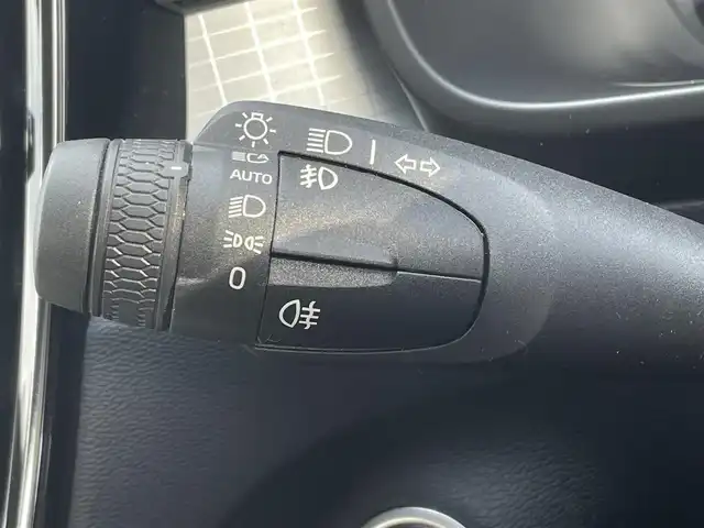 ボルボ ＸＣ４０ B4 AWD モメンタム 三重県 2021(令3)年 2.3万km オニキスブラックP ワンオーナー/360°ビューカメラ/HDDナビ/フルセグテレビ/パワーバックドア/パワーシート/シートヒーター/LEDヘッドライト/純正18インチアルミホイール/ルーフレール/アダクティブクルーズコントロール/Bluetooth/Apple CarPlay/Android Auto