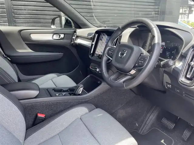 ボルボ ＸＣ４０ B4 AWD モメンタム 三重県 2021(令3)年 2.3万km オニキスブラックP ワンオーナー/360°ビューカメラ/HDDナビ/フルセグテレビ/パワーバックドア/パワーシート/シートヒーター/LEDヘッドライト/純正18インチアルミホイール/ルーフレール/アダクティブクルーズコントロール/Bluetooth/Apple CarPlay/Android Auto
