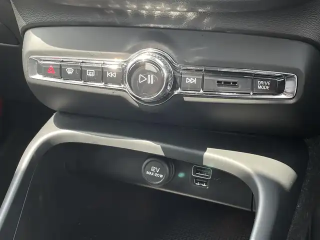 ボルボ ＸＣ４０ B4 AWD モメンタム 三重県 2021(令3)年 2.3万km オニキスブラックP ワンオーナー/360°ビューカメラ/HDDナビ/フルセグテレビ/パワーバックドア/パワーシート/シートヒーター/LEDヘッドライト/純正18インチアルミホイール/ルーフレール/アダクティブクルーズコントロール/Bluetooth/Apple CarPlay/Android Auto