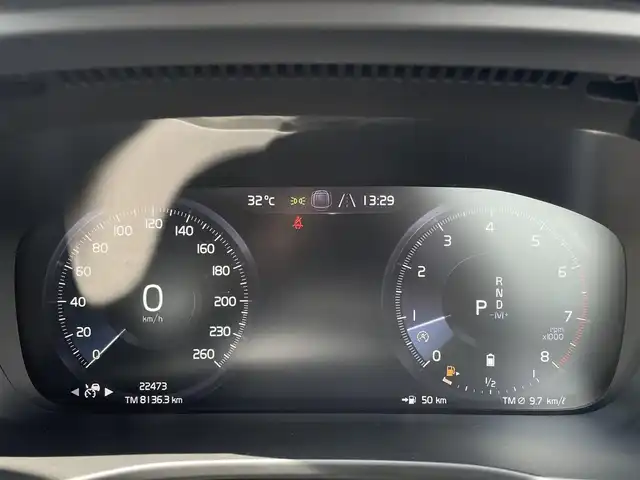 ボルボ ＸＣ４０ B4 AWD モメンタム 三重県 2021(令3)年 2.3万km オニキスブラックP ワンオーナー/360°ビューカメラ/HDDナビ/フルセグテレビ/パワーバックドア/パワーシート/シートヒーター/LEDヘッドライト/純正18インチアルミホイール/ルーフレール/アダクティブクルーズコントロール/Bluetooth/Apple CarPlay/Android Auto