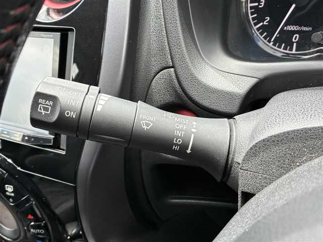 日産 ノート ニスモ 熊本県 2015(平27)年 14.4万km ブリリアントホワイトパール 社外ディスプレイオーディオ/【ＡＭ／ＦＭ／ＣＤ／ＤＶＤ／ＢＴ】/ＥＴＣ/アイドリングストップ/ｎｉｓｍｏ専用シート/オートライト/ＬＥＤヘッドライト/フォグランプ/スマートキー/プッシュスタート/純正フロアマット/純正16インチAW/取扱説明書/保証書