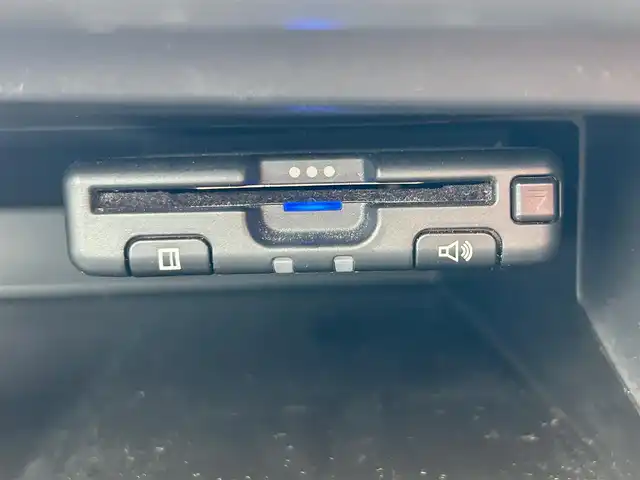三菱 エクリプス クロス ＰＨＥＶ P 宮城県 2020(令2)年 8.3万km ホワイトダイヤモンド e-アシスト/・衝突被害軽減ブレーキシステム/・車線逸脱警報システム/・レーダークルーズコントロール/・オートマチックハイビーム/・誤発進抑制機能/・後側方車両検知警報システム/・後退時車両検知警報システム/スマートフォン連携ナビゲーション/・Bluetooth/・フルセグTV/マルチアラウンドモニター/ETC/AC100V/1500W電源/ヘッドアップディスプレイ/ハーフレザーシート/パワーシート/シートヒーター/ステアリングヒーター/LEDヘッドランプ/LEDフロントフォグランプ/オートライト/スマートキー＆プッシュスタート/電動格納ミラー/純正１８インチアルミホイール/純正フロアマット/スペアキー