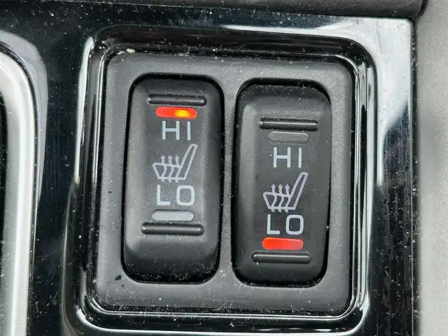 三菱 エクリプス クロス ＰＨＥＶ P 宮城県 2020(令2)年 8.3万km ホワイトダイヤモンド e-アシスト/・衝突被害軽減ブレーキシステム/・車線逸脱警報システム/・レーダークルーズコントロール/・オートマチックハイビーム/・誤発進抑制機能/・後側方車両検知警報システム/・後退時車両検知警報システム/スマートフォン連携ナビゲーション/・Bluetooth/・フルセグTV/マルチアラウンドモニター/ETC/AC100V/1500W電源/ヘッドアップディスプレイ/ハーフレザーシート/パワーシート/シートヒーター/ステアリングヒーター/LEDヘッドランプ/LEDフロントフォグランプ/オートライト/スマートキー＆プッシュスタート/電動格納ミラー/純正１８インチアルミホイール/純正フロアマット/スペアキー
