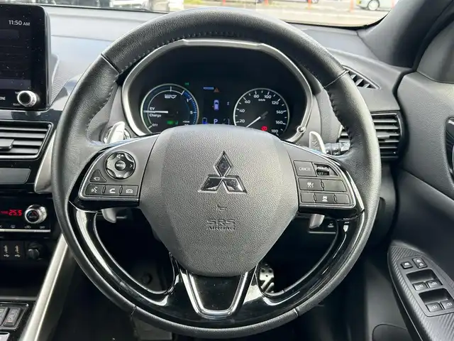 三菱 エクリプス クロス ＰＨＥＶ P 宮城県 2020(令2)年 8.3万km ホワイトダイヤモンド e-アシスト/・衝突被害軽減ブレーキシステム/・車線逸脱警報システム/・レーダークルーズコントロール/・オートマチックハイビーム/・誤発進抑制機能/・後側方車両検知警報システム/・後退時車両検知警報システム/スマートフォン連携ナビゲーション/・Bluetooth/・フルセグTV/マルチアラウンドモニター/ETC/AC100V/1500W電源/ヘッドアップディスプレイ/ハーフレザーシート/パワーシート/シートヒーター/ステアリングヒーター/LEDヘッドランプ/LEDフロントフォグランプ/オートライト/スマートキー＆プッシュスタート/電動格納ミラー/純正１８インチアルミホイール/純正フロアマット/スペアキー