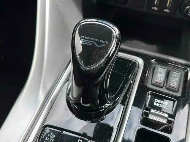 三菱 エクリプス クロス ＰＨＥＶ P 宮城県 2020(令2)年 8.3万km ホワイトダイヤモンド e-アシスト/・衝突被害軽減ブレーキシステム/・車線逸脱警報システム/・レーダークルーズコントロール/・オートマチックハイビーム/・誤発進抑制機能/・後側方車両検知警報システム/・後退時車両検知警報システム/スマートフォン連携ナビゲーション/・Bluetooth/・フルセグTV/マルチアラウンドモニター/ETC/AC100V/1500W電源/ヘッドアップディスプレイ/ハーフレザーシート/パワーシート/シートヒーター/ステアリングヒーター/LEDヘッドランプ/LEDフロントフォグランプ/オートライト/スマートキー＆プッシュスタート/電動格納ミラー/純正１８インチアルミホイール/純正フロアマット/スペアキー