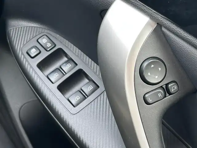 三菱 エクリプス クロス ＰＨＥＶ P 宮城県 2020(令2)年 8.3万km ホワイトダイヤモンド e-アシスト/・衝突被害軽減ブレーキシステム/・車線逸脱警報システム/・レーダークルーズコントロール/・オートマチックハイビーム/・誤発進抑制機能/・後側方車両検知警報システム/・後退時車両検知警報システム/スマートフォン連携ナビゲーション/・Bluetooth/・フルセグTV/マルチアラウンドモニター/ETC/AC100V/1500W電源/ヘッドアップディスプレイ/ハーフレザーシート/パワーシート/シートヒーター/ステアリングヒーター/LEDヘッドランプ/LEDフロントフォグランプ/オートライト/スマートキー＆プッシュスタート/電動格納ミラー/純正１８インチアルミホイール/純正フロアマット/スペアキー