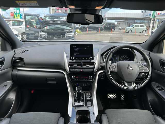 三菱 エクリプス クロス ＰＨＥＶ P 宮城県 2020(令2)年 8.3万km ホワイトダイヤモンド e-アシスト/・衝突被害軽減ブレーキシステム/・車線逸脱警報システム/・レーダークルーズコントロール/・オートマチックハイビーム/・誤発進抑制機能/・後側方車両検知警報システム/・後退時車両検知警報システム/スマートフォン連携ナビゲーション/・Bluetooth/・フルセグTV/マルチアラウンドモニター/ETC/AC100V/1500W電源/ヘッドアップディスプレイ/ハーフレザーシート/パワーシート/シートヒーター/ステアリングヒーター/LEDヘッドランプ/LEDフロントフォグランプ/オートライト/スマートキー＆プッシュスタート/電動格納ミラー/純正１８インチアルミホイール/純正フロアマット/スペアキー