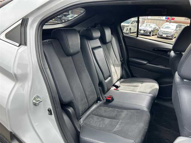 三菱 エクリプス クロス ＰＨＥＶ P 宮城県 2020(令2)年 8.3万km ホワイトダイヤモンド e-アシスト/・衝突被害軽減ブレーキシステム/・車線逸脱警報システム/・レーダークルーズコントロール/・オートマチックハイビーム/・誤発進抑制機能/・後側方車両検知警報システム/・後退時車両検知警報システム/スマートフォン連携ナビゲーション/・Bluetooth/・フルセグTV/マルチアラウンドモニター/ETC/AC100V/1500W電源/ヘッドアップディスプレイ/ハーフレザーシート/パワーシート/シートヒーター/ステアリングヒーター/LEDヘッドランプ/LEDフロントフォグランプ/オートライト/スマートキー＆プッシュスタート/電動格納ミラー/純正１８インチアルミホイール/純正フロアマット/スペアキー