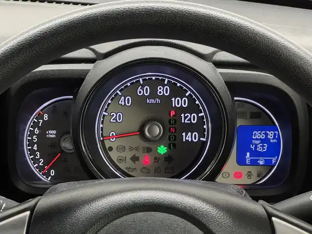 ホンダ Ｎ ＯＮＥ G ローダウン 三重県 2017(平29)年 6.7万km ミラノレッド ガソリン/FF/インパネCVT/ケンウッド 7インチ『彩速ナビ』 MDV-S707/（AM/FM/CD/DVD/iPod/USB/SD/内蔵メモリ/TV/Bluetooth/SMART USEN）/バックカメラ/ETC/安全/・VSA（ABS・横滑り抑制・TCS）/・運転席・助手席エアバッグ/など/装備/・オートエアコン/・オートライト/・キセノンヘッドライト/・ステアリングスイッチ/・ECONスイッチ/・プッシュスタート/・スマートキーx2/・電動格納ドアミラー/・純正14inAW/・2トーン外装色『ミラノレッド＆ブラック』［R81E］/など