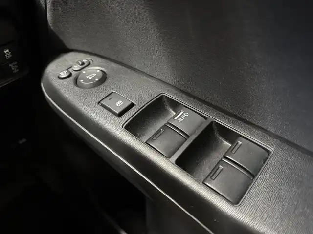 ホンダ Ｎ ＯＮＥ G ローダウン 三重県 2017(平29)年 6.7万km ミラノレッド ガソリン/FF/インパネCVT/ケンウッド 7インチ『彩速ナビ』 MDV-S707/（AM/FM/CD/DVD/iPod/USB/SD/内蔵メモリ/TV/Bluetooth/SMART USEN）/バックカメラ/ETC/安全/・VSA（ABS・横滑り抑制・TCS）/・運転席・助手席エアバッグ/など/装備/・オートエアコン/・オートライト/・キセノンヘッドライト/・ステアリングスイッチ/・ECONスイッチ/・プッシュスタート/・スマートキーx2/・電動格納ドアミラー/・純正14inAW/・2トーン外装色『ミラノレッド＆ブラック』［R81E］/など