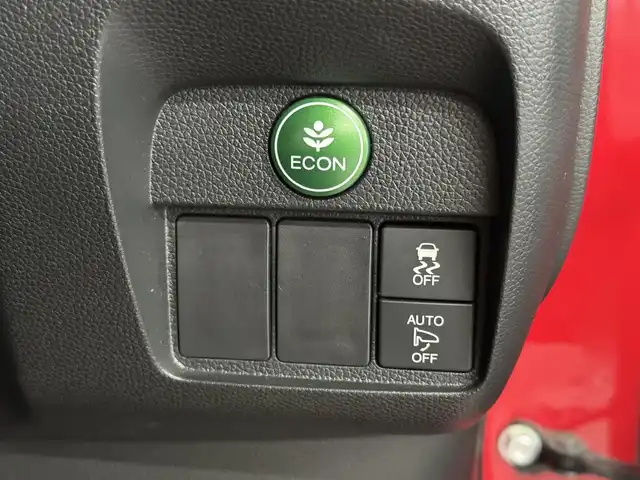 ホンダ Ｎ ＯＮＥ G ローダウン 三重県 2017(平29)年 6.7万km ミラノレッド ガソリン/FF/インパネCVT/ケンウッド 7インチ『彩速ナビ』 MDV-S707/（AM/FM/CD/DVD/iPod/USB/SD/内蔵メモリ/TV/Bluetooth/SMART USEN）/バックカメラ/ETC/安全/・VSA（ABS・横滑り抑制・TCS）/・運転席・助手席エアバッグ/など/装備/・オートエアコン/・オートライト/・キセノンヘッドライト/・ステアリングスイッチ/・ECONスイッチ/・プッシュスタート/・スマートキーx2/・電動格納ドアミラー/・純正14inAW/・2トーン外装色『ミラノレッド＆ブラック』［R81E］/など