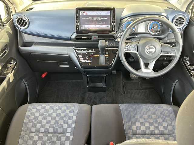 日産 デイズ ハイウェイスターG ターボ 静岡県 2022(令4)年 1.1万km グレーⅡ 純正ナビ/・ipod/SD/USB/SD/DVD/Bluetooth/・ラジオ/フルセグTV/主要装備/・全方位カメラ　/・ドライブレコーダー　/・ＥＴＣ２．０　/・ステアリングリモコン　/・アイドリングストップ　/・オートライト　/・オートハイビーム　/・エマージェンシーブレーキ　/・ＳＯＳコール　/・ＬＥＤヘッドライト/・プッシュスタート/・スマートキー/・フォグランプ/・純正フロアマット/・純正アルミホイール